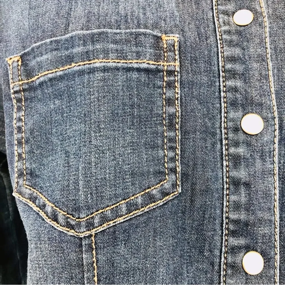 Chicos Size 0 Denim Snap Front Tunic Top Long Sleeve Western Style Bling Yoke